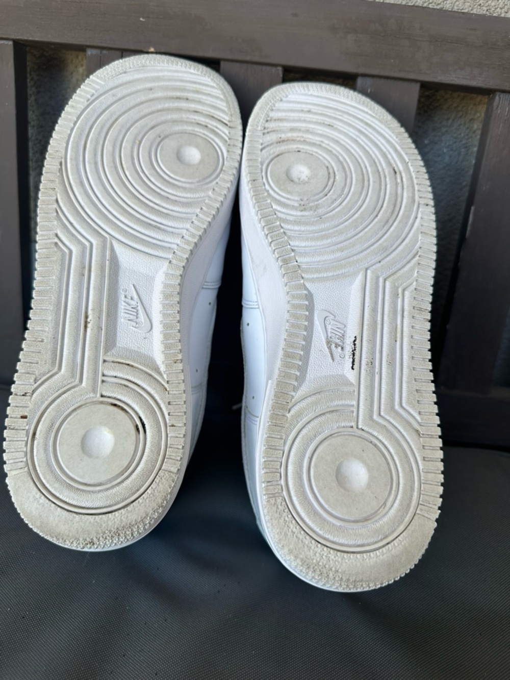 Nike White Low-Top Leather Sneakers - Picture 6 of 9